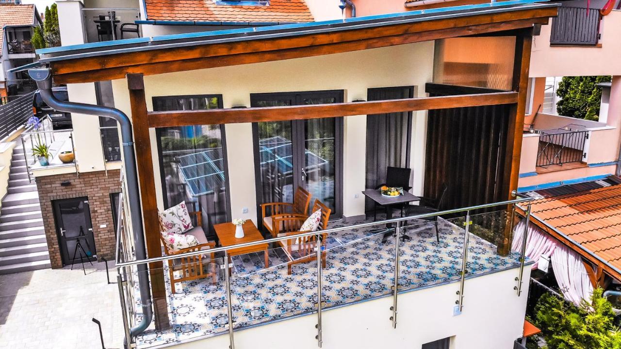 Kiss-Henezi Guest House เคสเท ภายนอก รูปภาพ